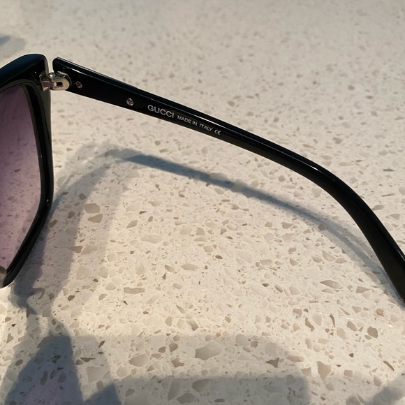 Gucci Sunglasses - Picture 6 of 6